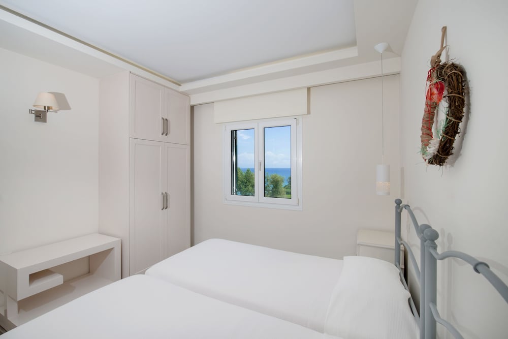 Erietta Aparthotel — Hotel rooms in Tsilivi, Ionian Islands