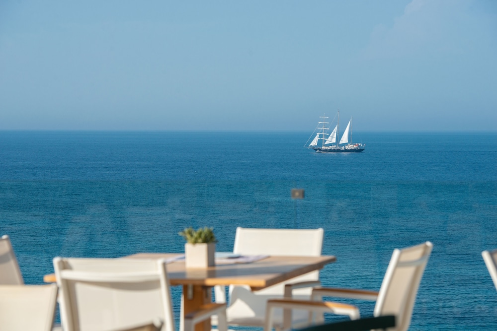 Erietta Aparthotel — Restaurant & bars in Tsilivi, Ionian Islands