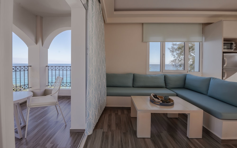 Erietta Aparthotel — Hotel rooms in Tsilivi, Ionian Islands
