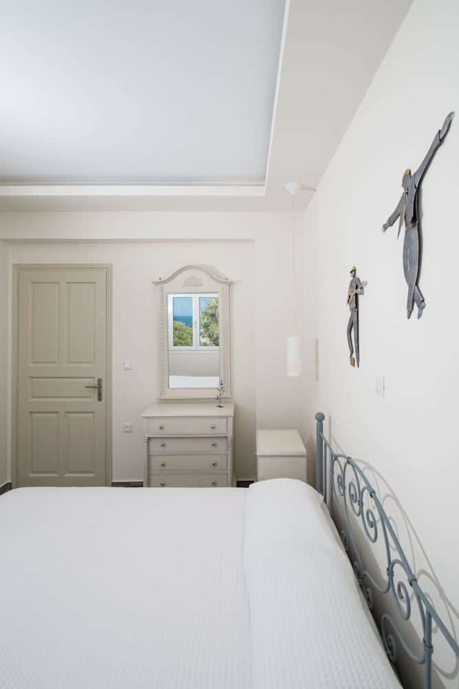 Erietta Aparthotel — Hotel rooms in Tsilivi, Ionian Islands