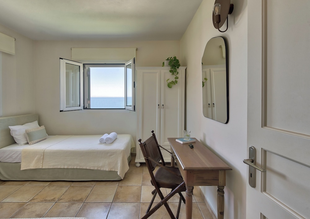 Erietta Aparthotel — Hotel rooms in Tsilivi, Ionian Islands