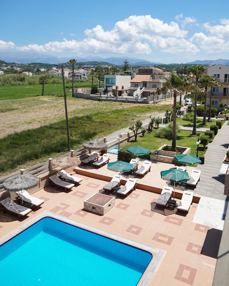 Maleme Mare Beach Resort Hotel — Swimming pool in Platanias