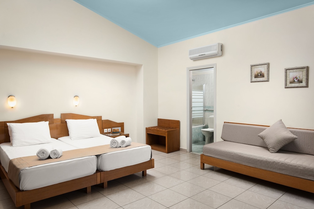 Maleme Mare Beach Resort Hotel — Hotel rooms in Platanias