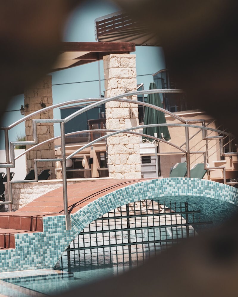 Maleme Mare Beach Resort Hotel — Swimming pool in Platanias