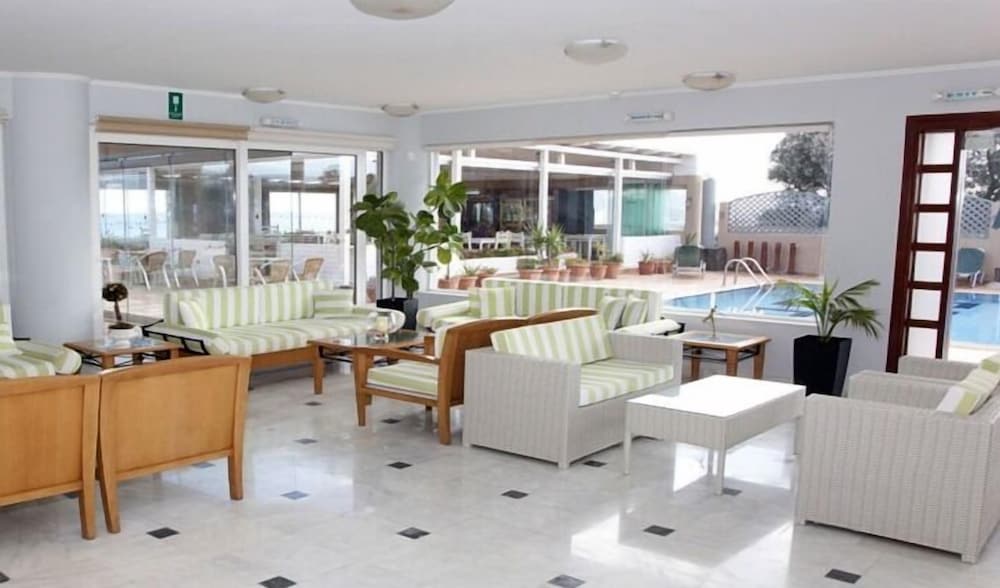 Maleme Mare Beach Resort Hotel — Restaurant & bars in Platanias