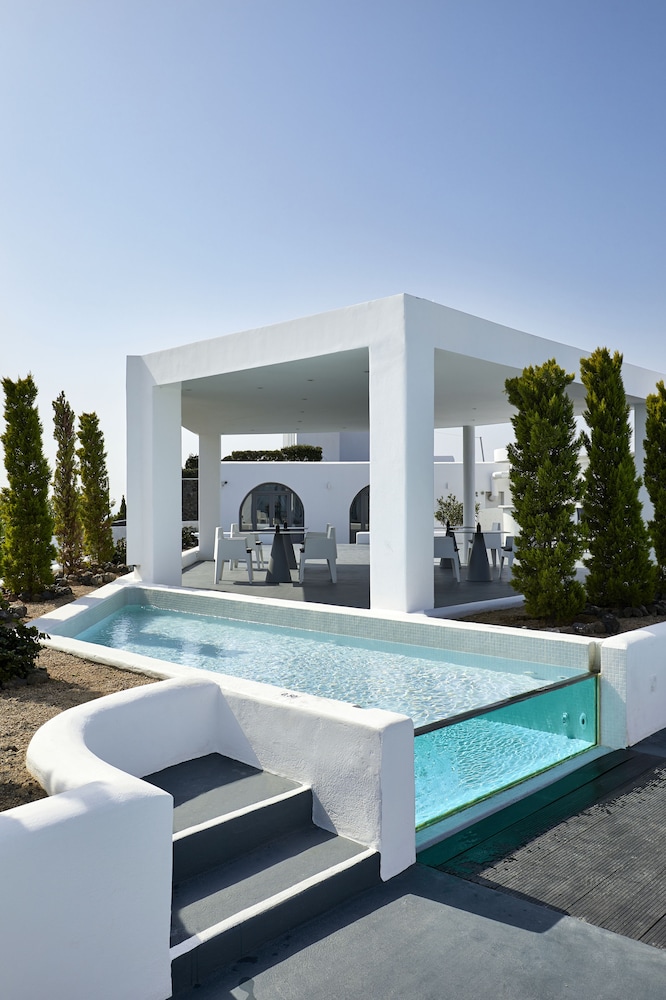 Santorini Princess Presidential Suites — Swimming pool in Akrotiri, South Aegean