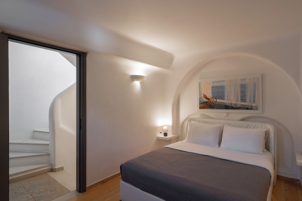 Santorini Princess Presidential Suites — Hotel rooms in Akrotiri, South Aegean