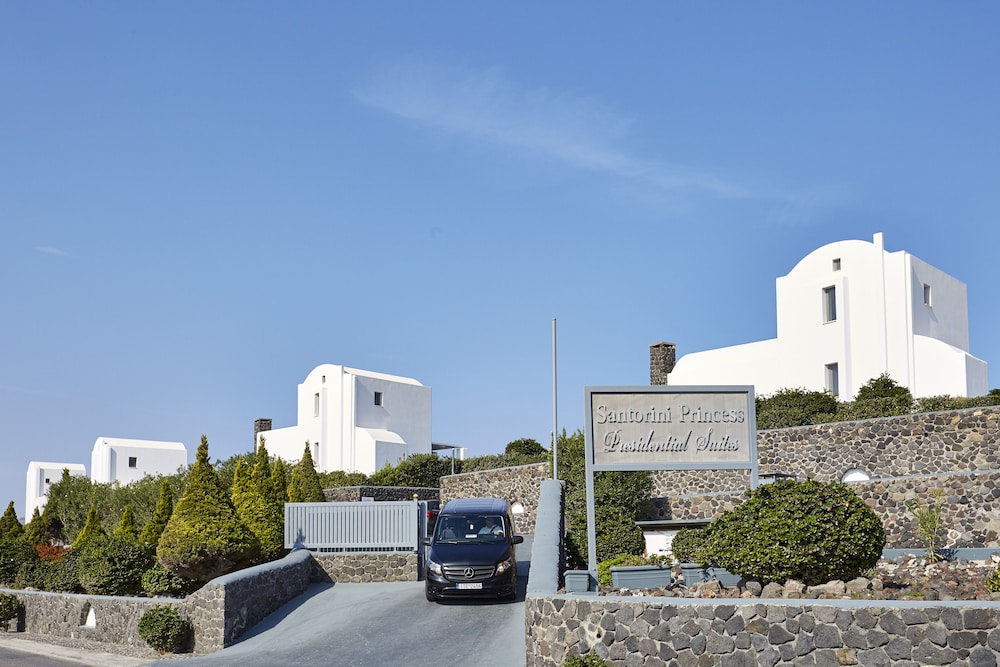 Santorini Princess Presidential Suites — Hotel building in Akrotiri, South Aegean