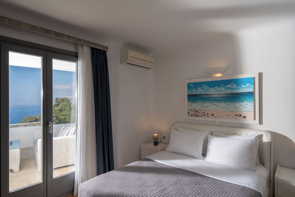 Santorini Princess Presidential Suites — Hotel rooms in Akrotiri, South Aegean