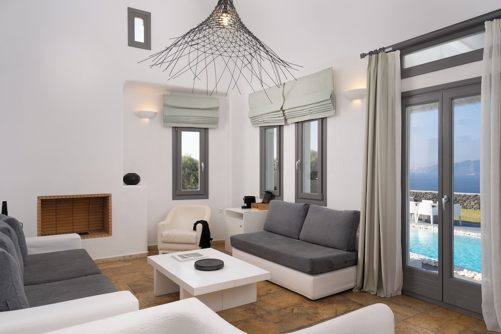 Santorini Princess Presidential Suites — Hotel rooms in Akrotiri, South Aegean