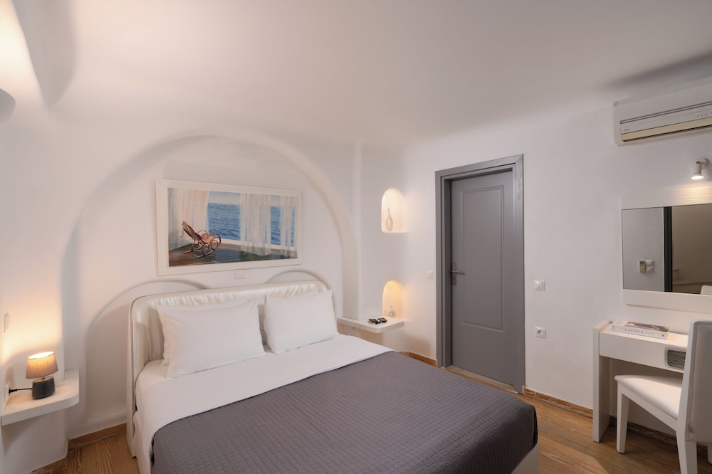 Santorini Princess Presidential Suites — Hotel rooms in Akrotiri, South Aegean