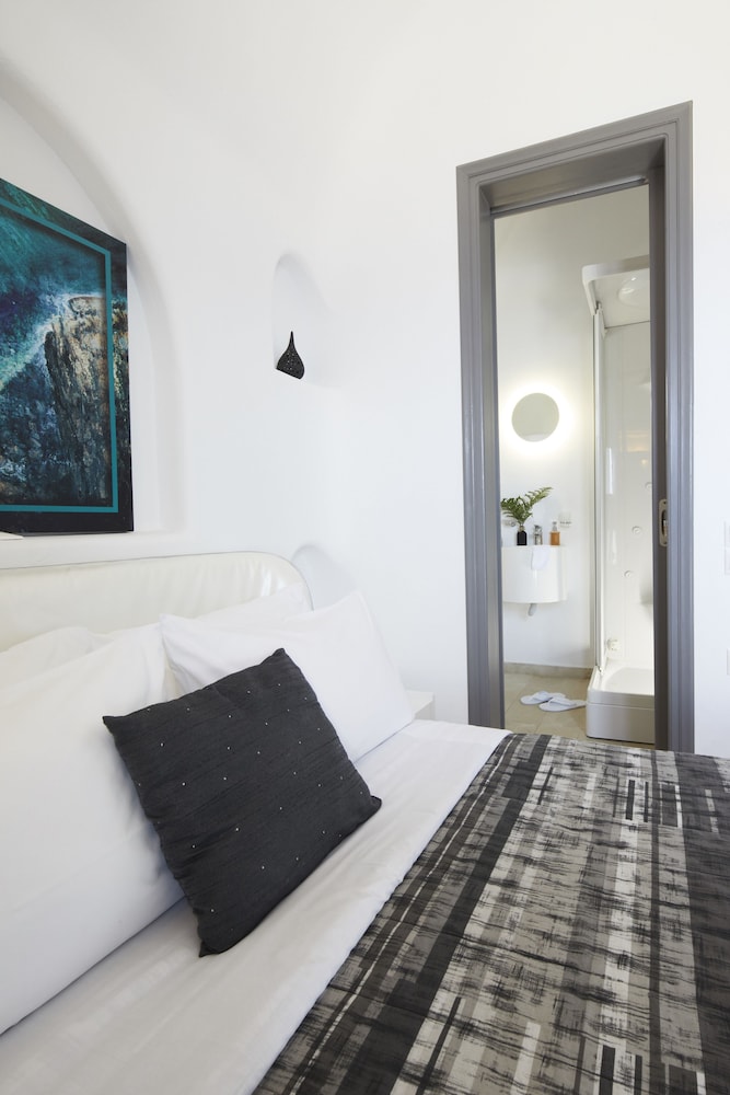Santorini Princess Presidential Suites — Hotel rooms in Akrotiri, South Aegean