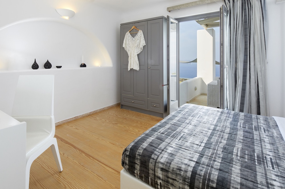 Santorini Princess Presidential Suites — Hotel rooms in Akrotiri, South Aegean