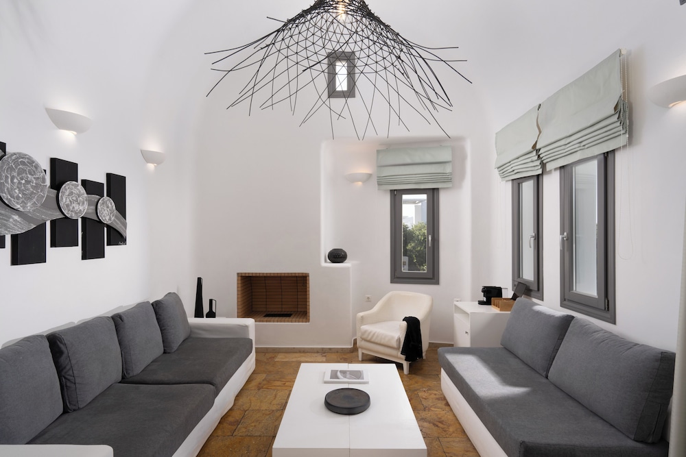 Santorini Princess Presidential Suites — Hotel rooms in Akrotiri, South Aegean