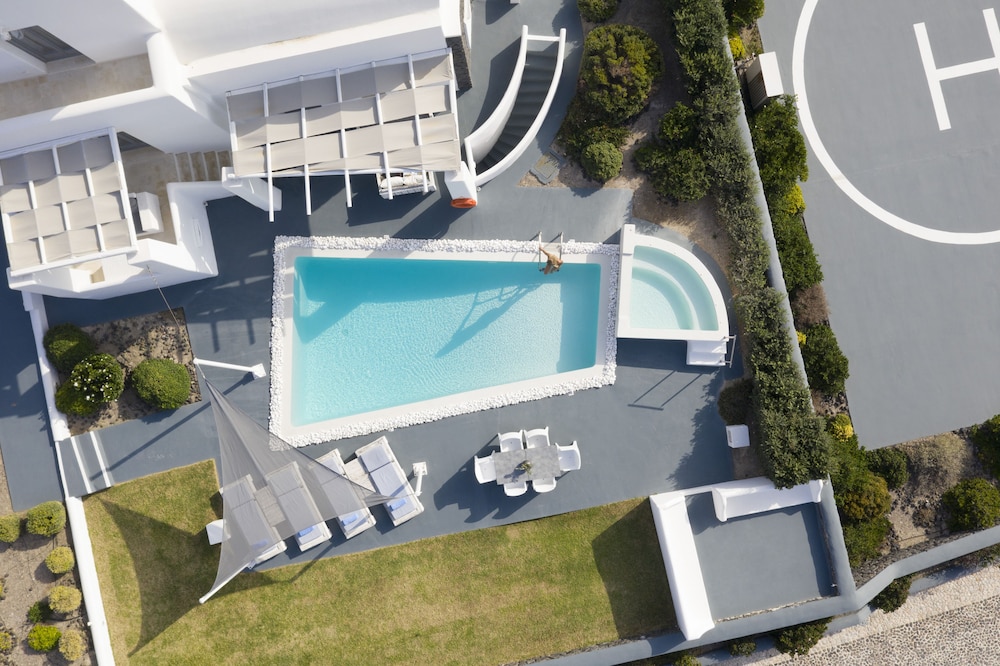 Santorini Princess Presidential Suites — Swimming pool in Akrotiri, South Aegean
