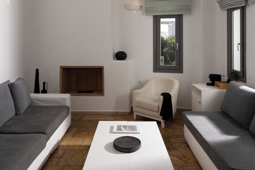Santorini Princess Presidential Suites — Hotel rooms in Akrotiri, South Aegean
