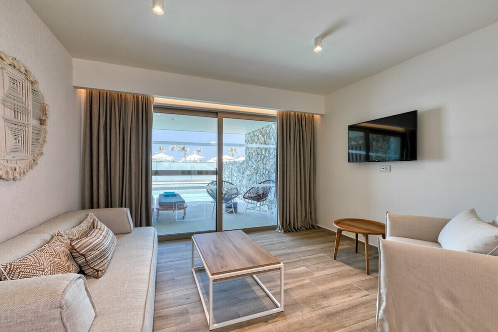 Utopia Blu — Hotel rooms in Tigaki, South Aegean