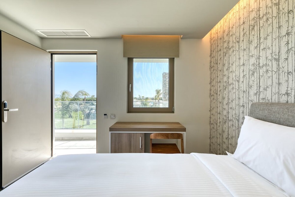 Utopia Blu — Hotel rooms in Tigaki, South Aegean