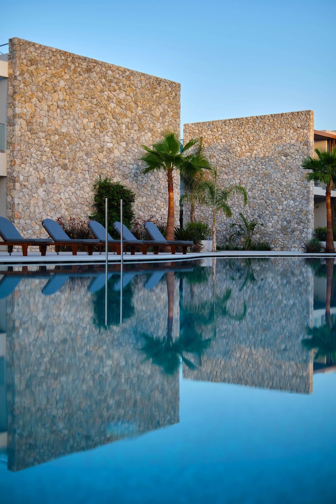 Utopia Blu — Swimming pool in Tigaki, South Aegean