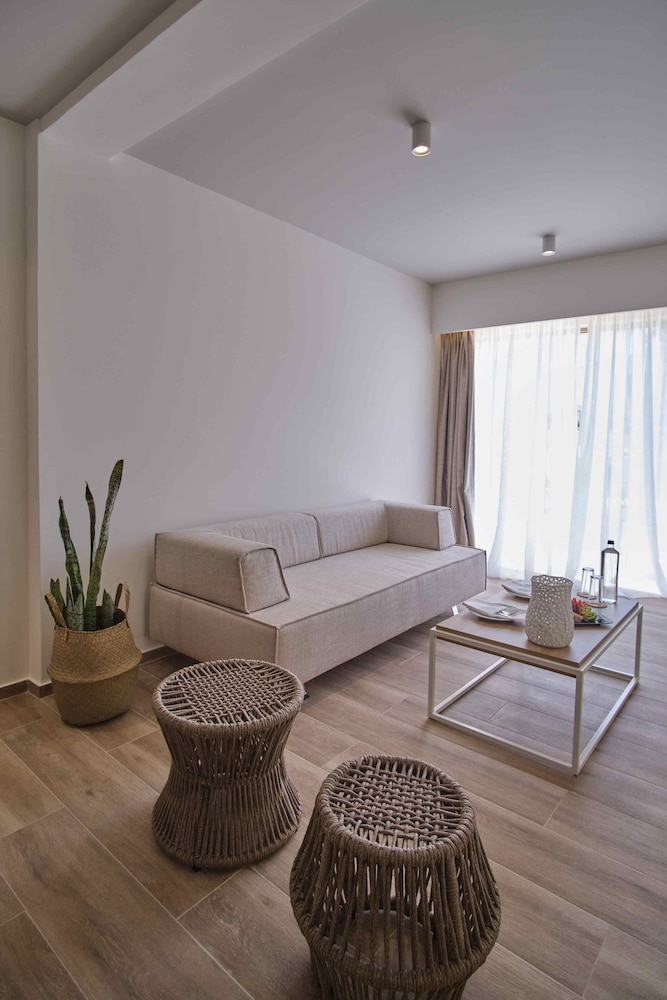 Utopia Blu — Hotel rooms in Tigaki, South Aegean