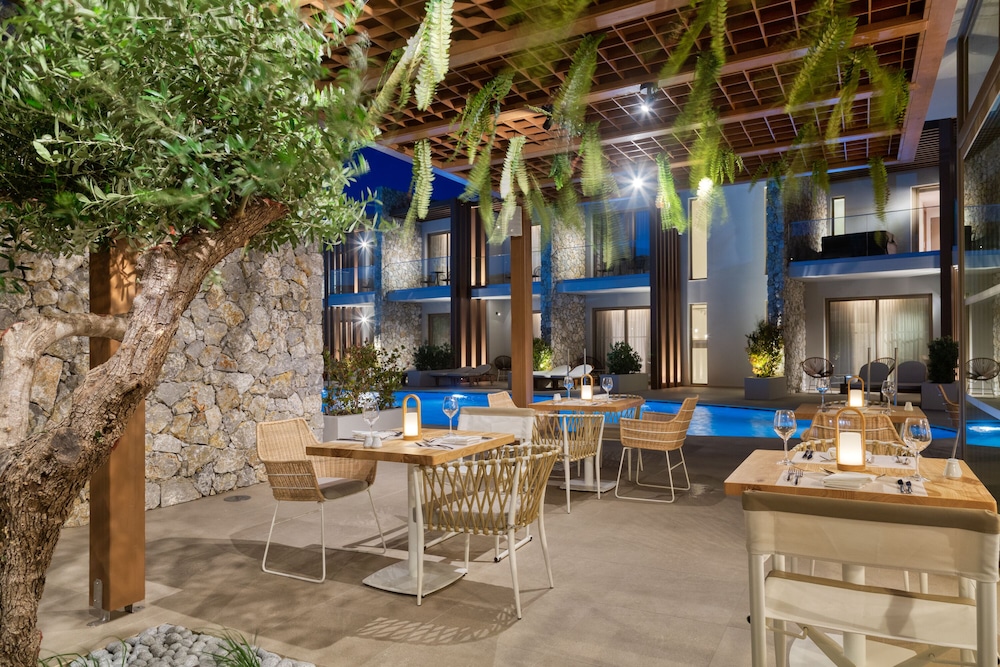 Utopia Blu — Restaurant & bars in Tigaki, South Aegean
