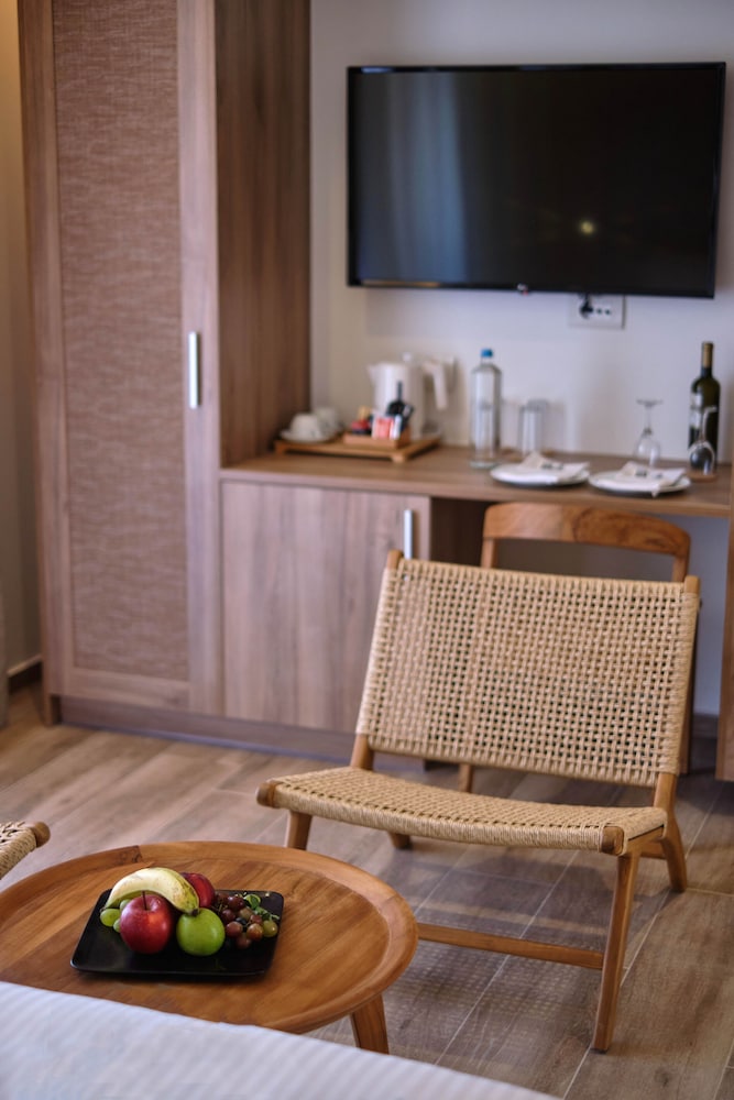 Utopia Blu — Hotel rooms in Tigaki, South Aegean