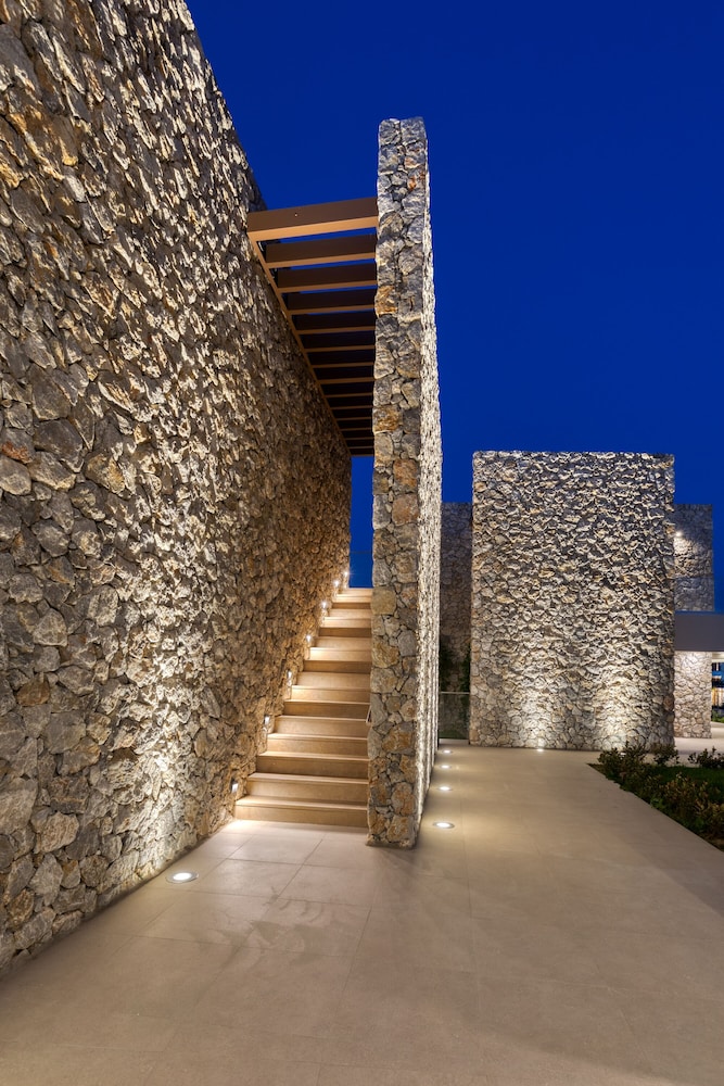 Utopia Blu — Hotel building in Tigaki, South Aegean