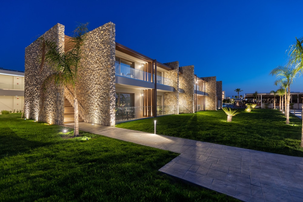 Utopia Blu — Hotel building in Tigaki, South Aegean