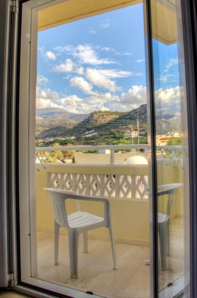 Irini Studios — Hotel rooms in Malia