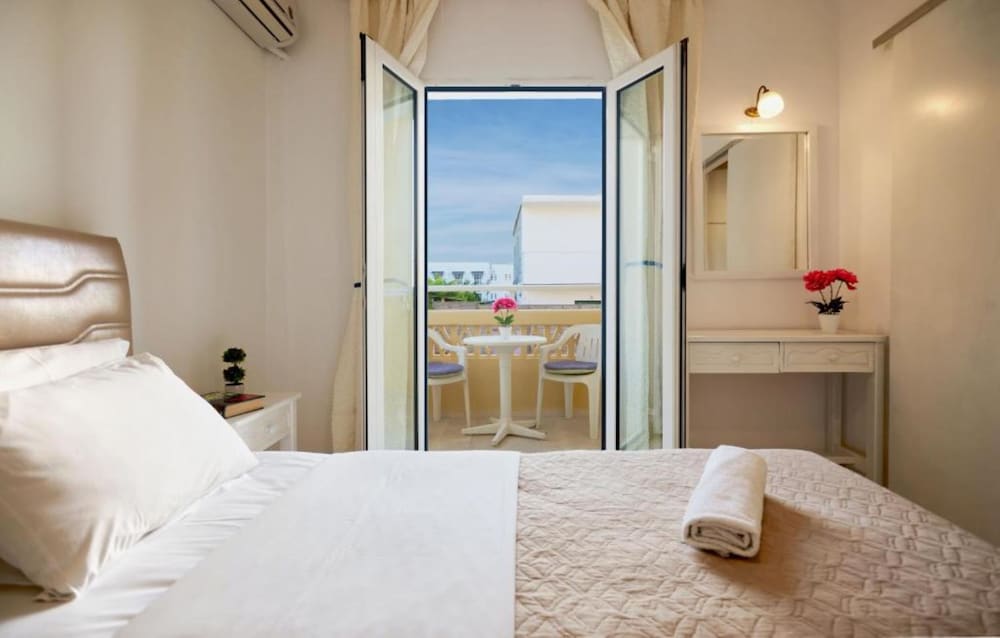 Irini Studios — Hotel rooms in Malia