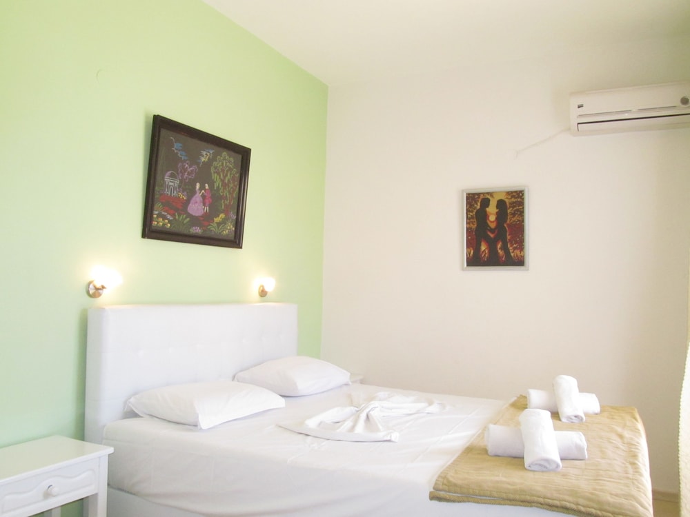 Irini Studios — Hotel rooms in Malia