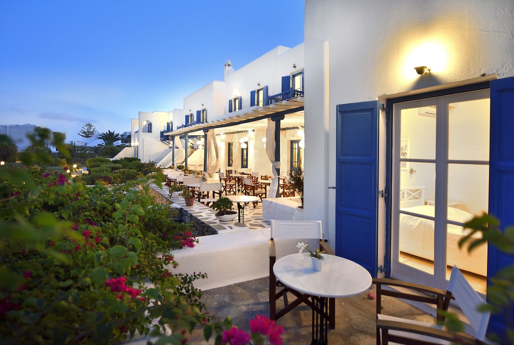 Erato Hotel Mykonos — Restaurant & bars in Ornos, South Aegean