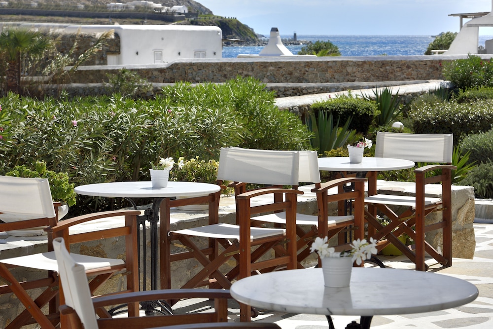 Erato Hotel Mykonos — Restaurant & bars in Ornos, South Aegean