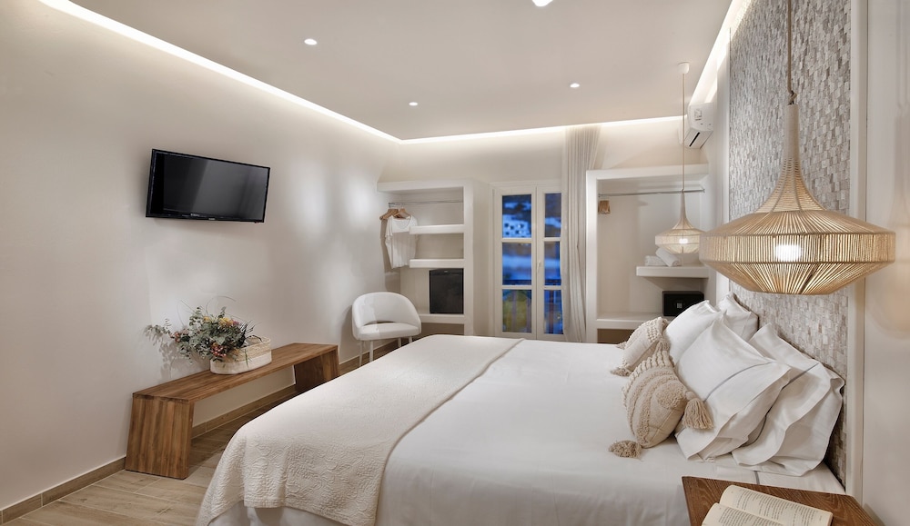 Erato Hotel Mykonos — Hotel rooms in Ornos, South Aegean