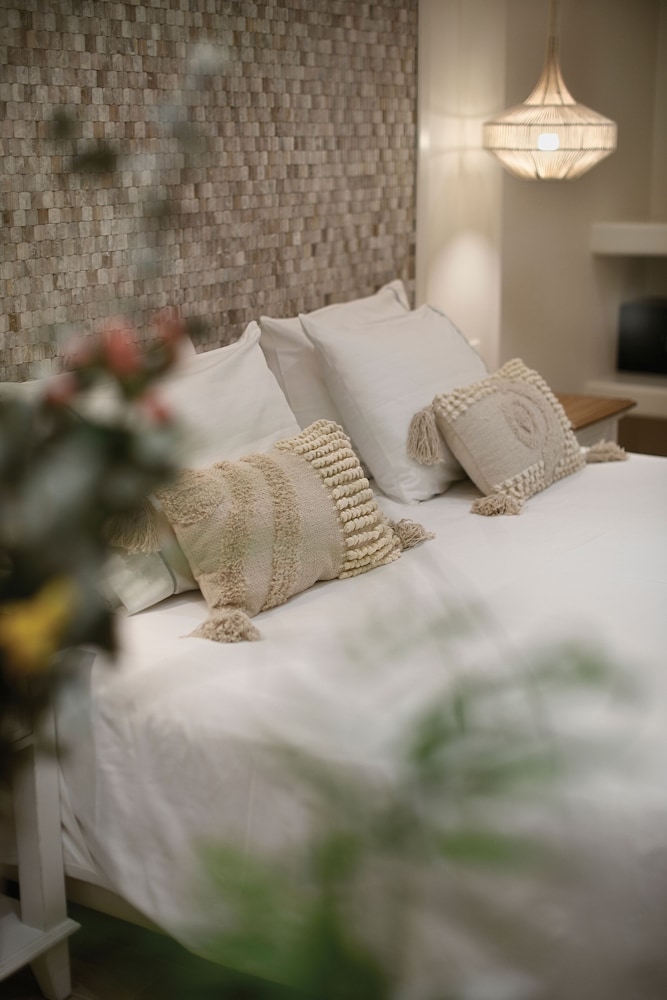 Erato Hotel Mykonos — Hotel rooms in Ornos, South Aegean