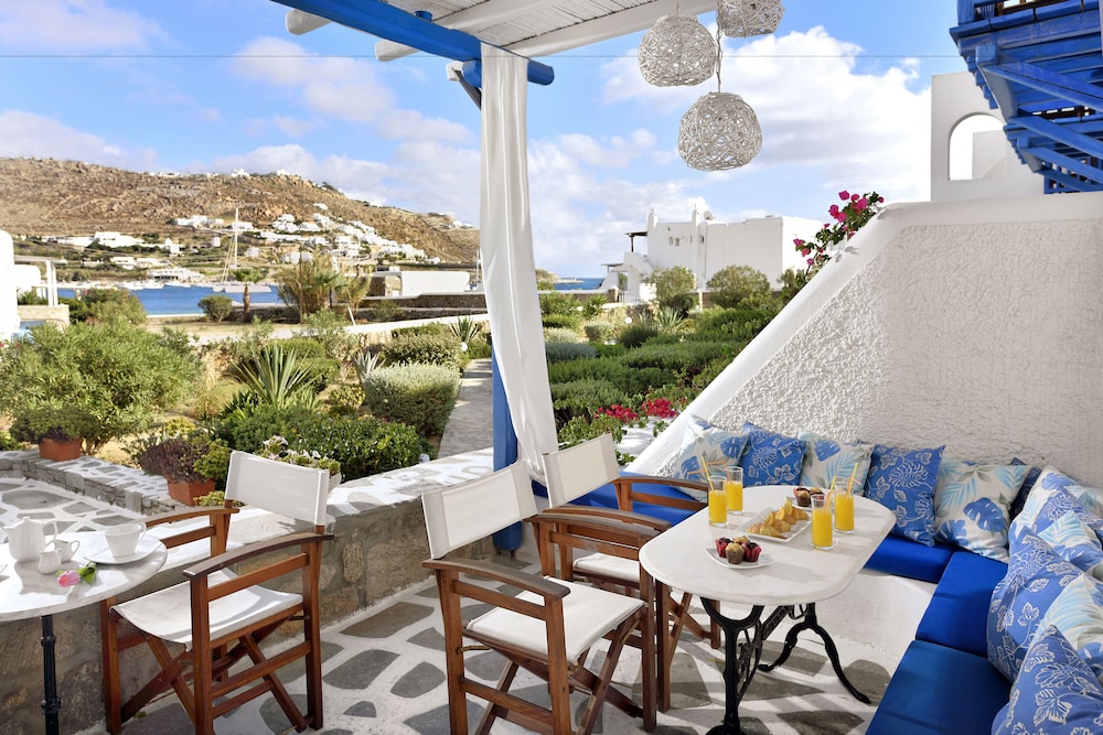Erato Hotel Mykonos — Restaurant & bars in Ornos, South Aegean