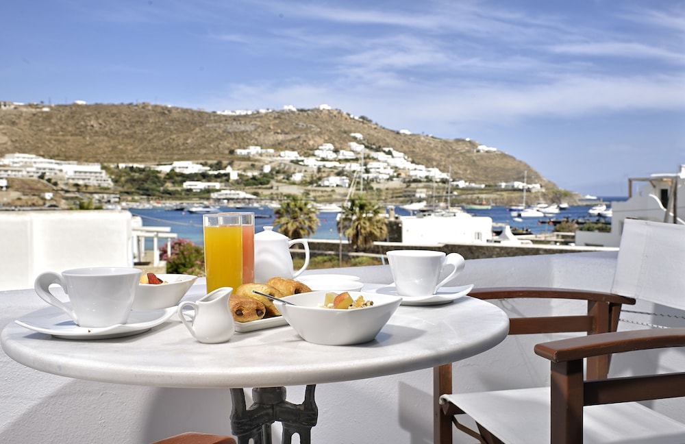 Erato Hotel Mykonos — Restaurant & bars in Ornos, South Aegean