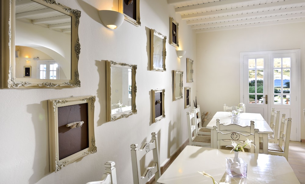 Erato Hotel Mykonos — Restaurant & bars in Ornos, South Aegean