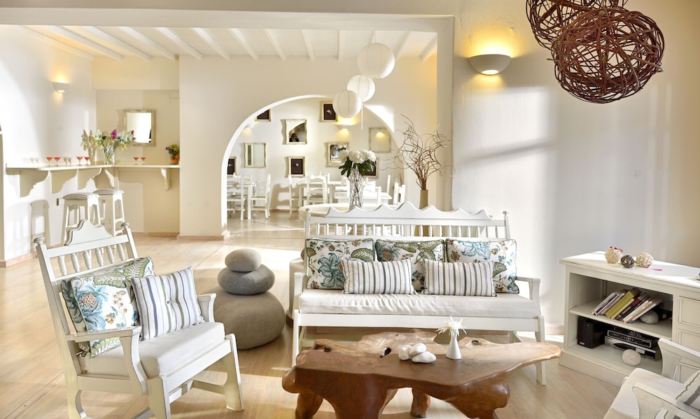 Erato Hotel Mykonos — Restaurant & bars in Ornos, South Aegean