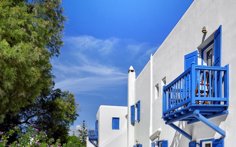 Erato Hotel Mykonos — Hotel building in Ornos, South Aegean