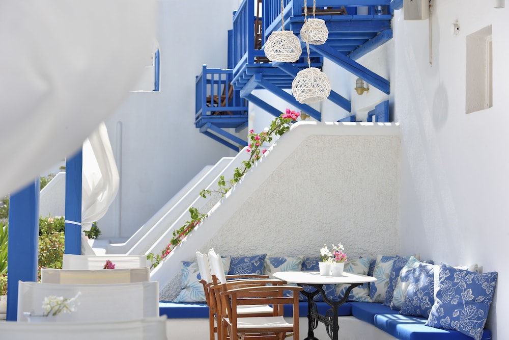 Erato Hotel Mykonos — Restaurant & bars in Ornos, South Aegean