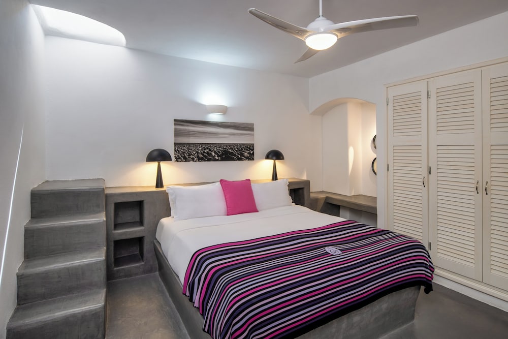 Anema Boutique Hotel & Villas Santorini — Hotel rooms in Imerovigli, South Aegean