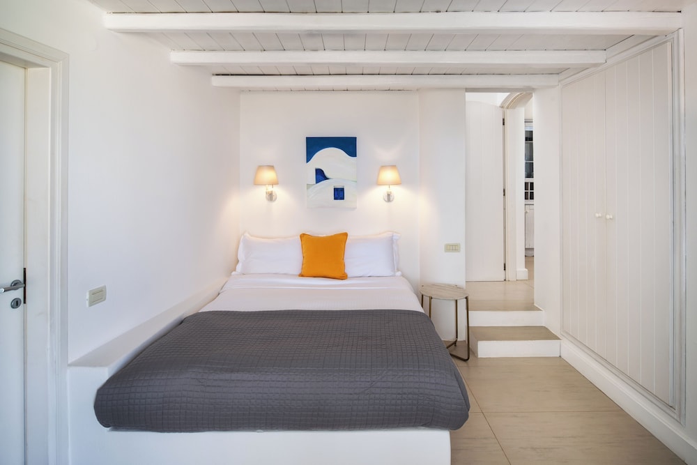 Anema Boutique Hotel & Villas Santorini — Hotel rooms in Imerovigli, South Aegean