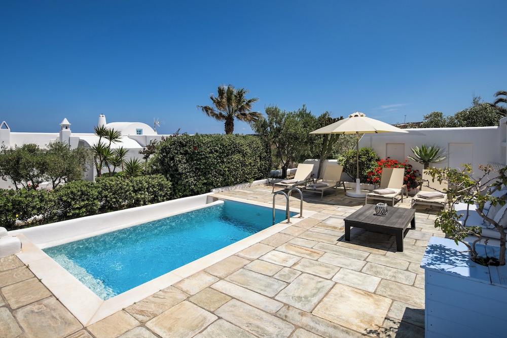 Anema Boutique Hotel & Villas Santorini — Swimming pool in Imerovigli, South Aegean
