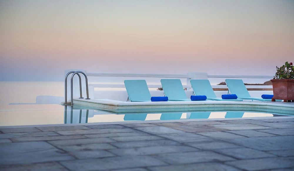 Anema Boutique Hotel & Villas Santorini — Swimming pool in Imerovigli, South Aegean