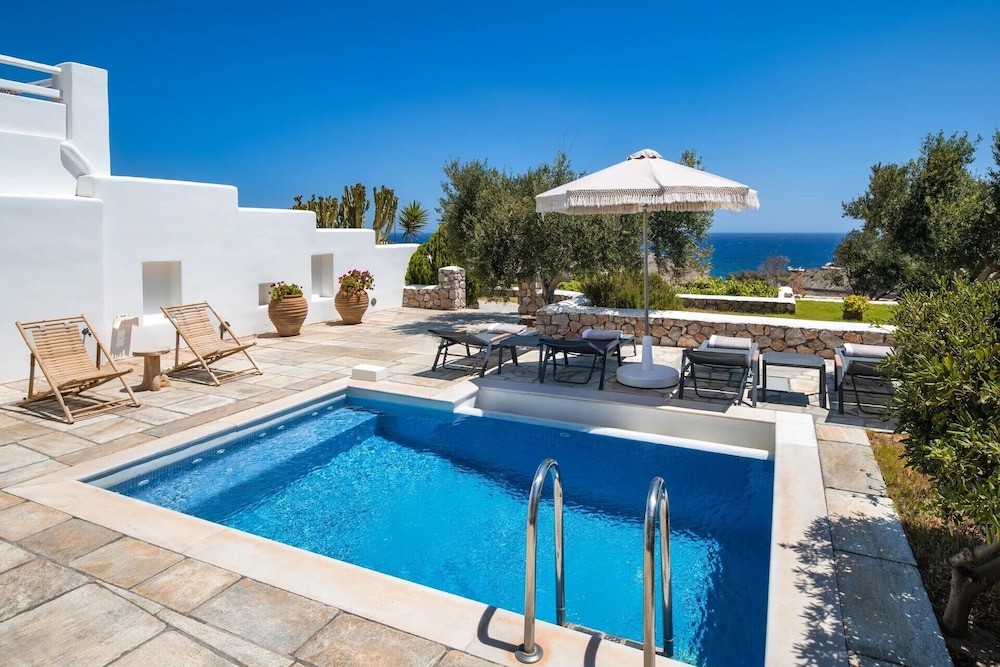 Anema Boutique Hotel & Villas Santorini — Swimming pool in Imerovigli, South Aegean