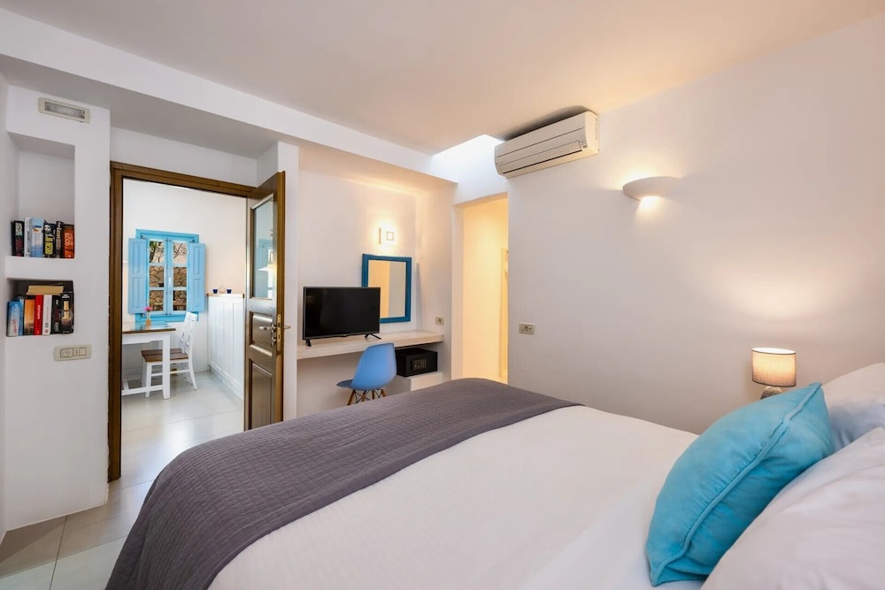 Anema Boutique Hotel & Villas Santorini — Hotel rooms in Imerovigli, South Aegean