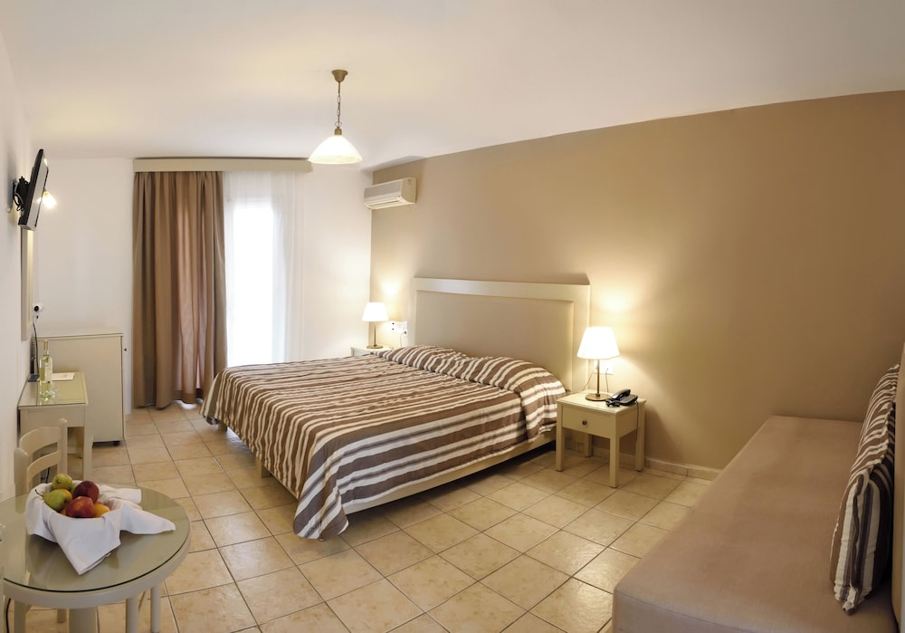 Koni Village Hotel — Hotel rooms in Stalida