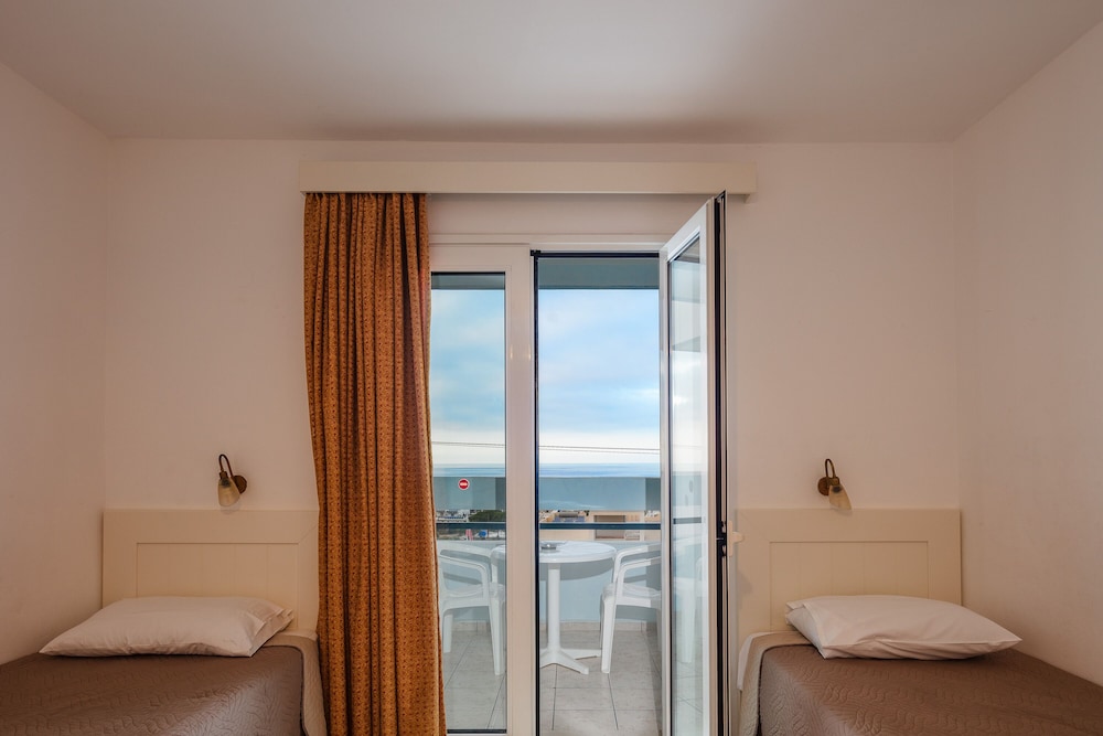 Koni Village Hotel — Rooms in Stalida
