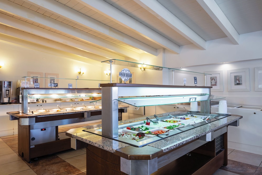 Koni Village Hotel — Restaurant in Stalida